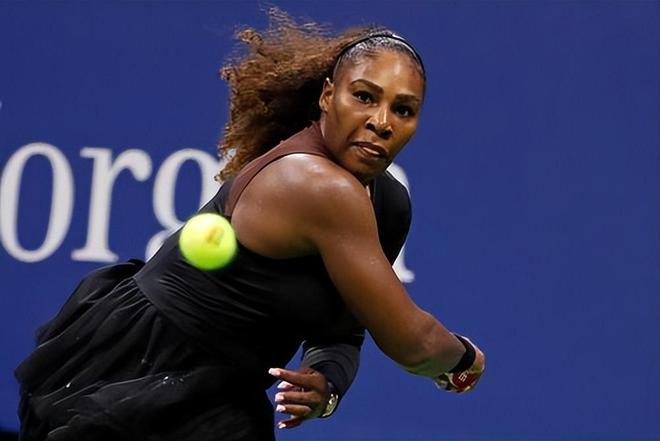 太阳报：女演员悉尼妹恢复单身后收到了大量英超球星的私信