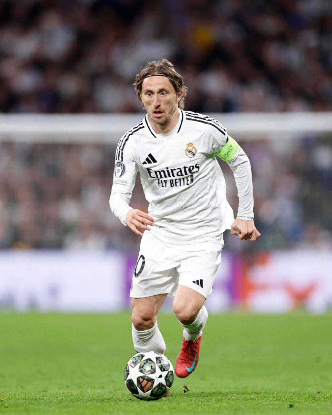 最后连失绝平三分！贺希宁19中9空砍21+8+8 三分6中0