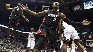 球迷多次使用焰火 拜仁被罚关闭部分看台